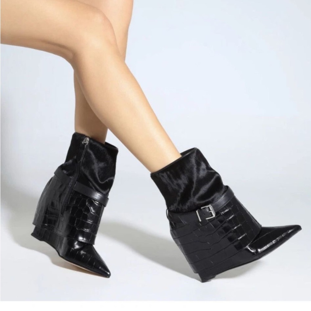 Schultz Jorian Black Croc-Embossed Ankle Boots